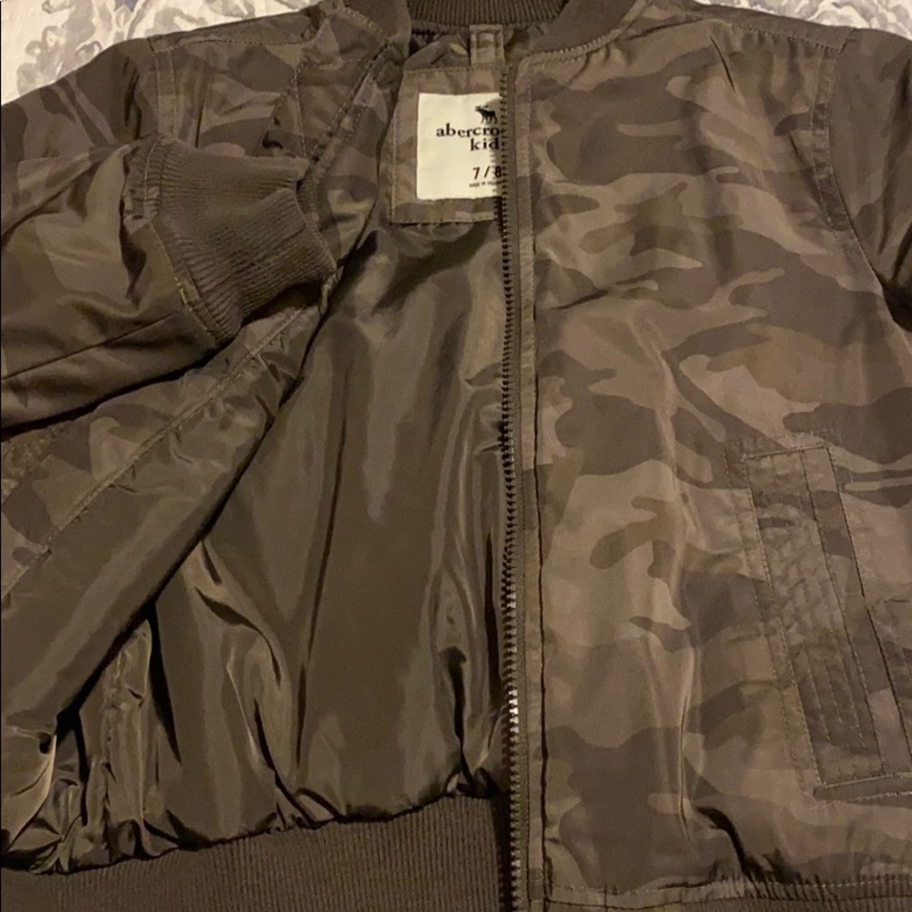 Top - Picture 2 of 6